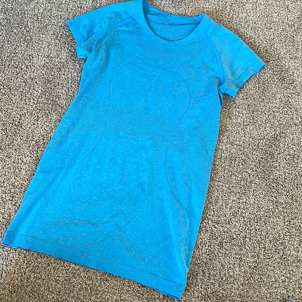 Lululemon blue swiftly t shirt 6